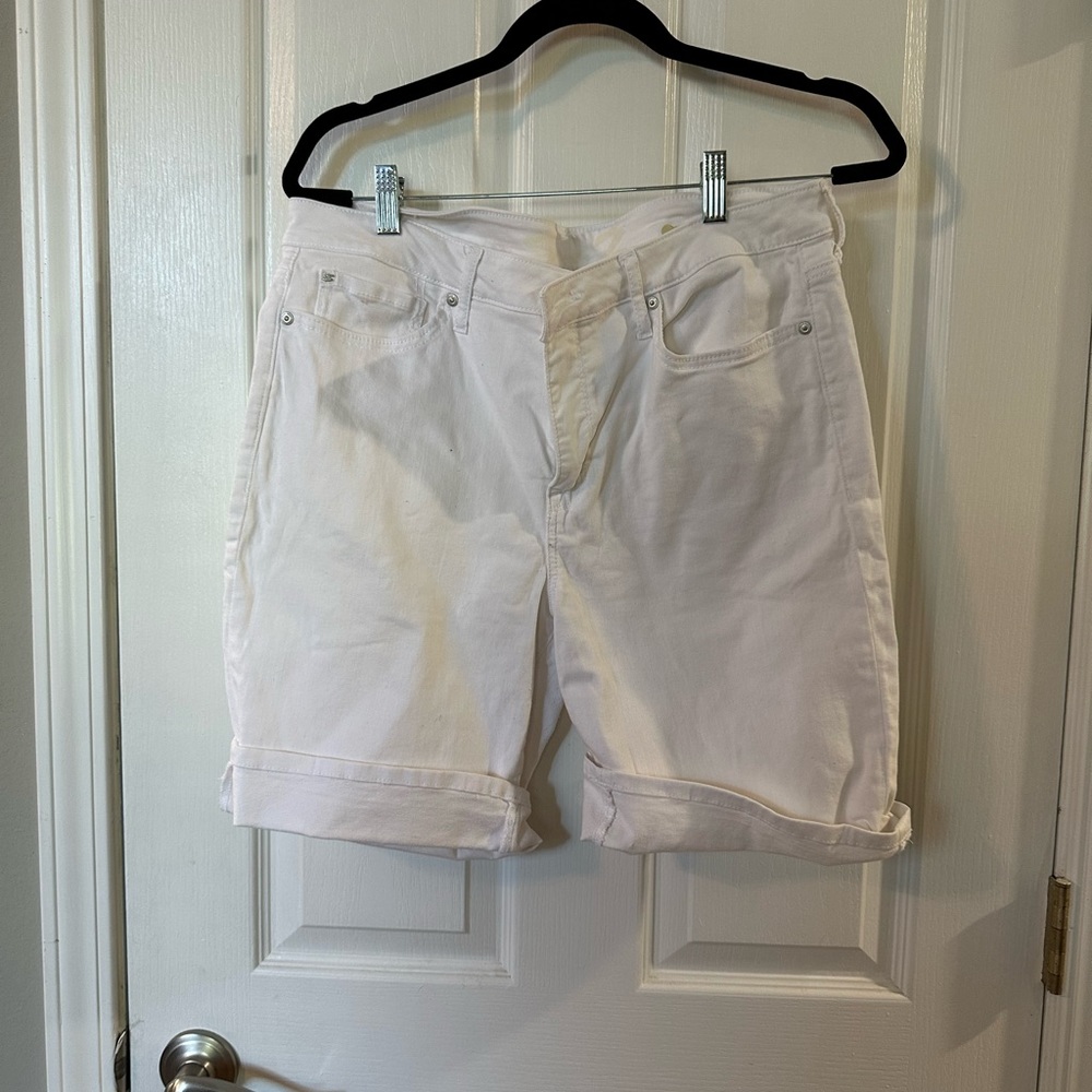 Women’s Silver Brand, White Jean Shorts size 14